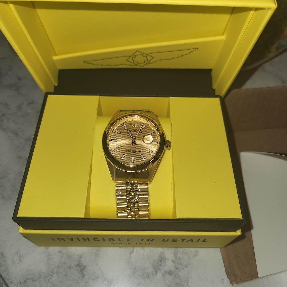 Wath invicto for men and woman